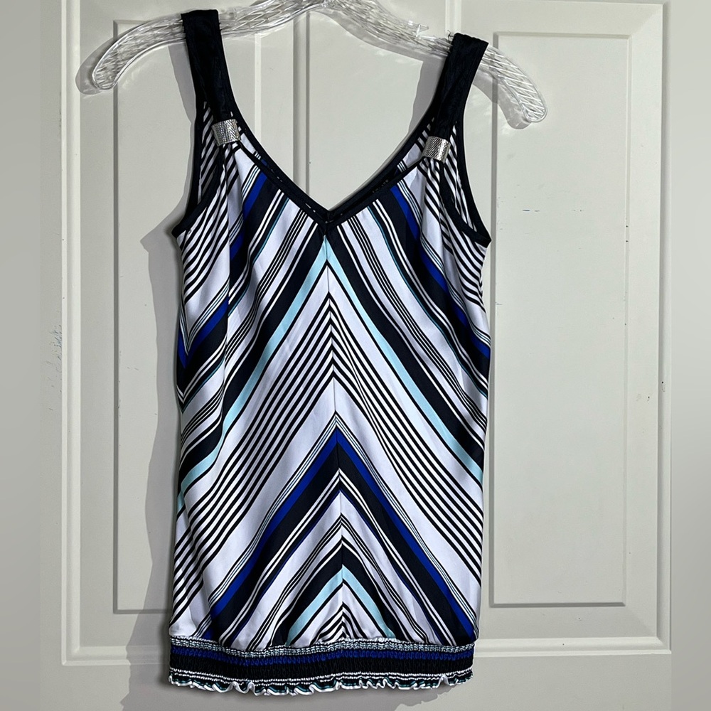 White House Black Market Geo Stripe Tank Top XS Blue Black White Chevron Cami